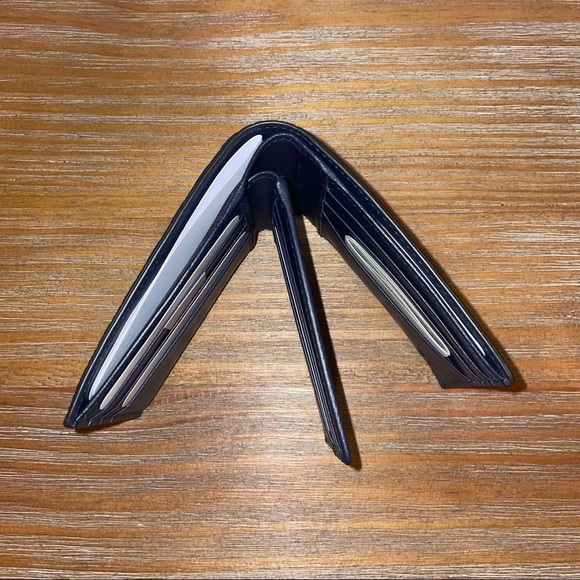 Gucci MicroGuccissima GG Logo Blue Leather Wallet with Removable Insert - Picture 15 of 16